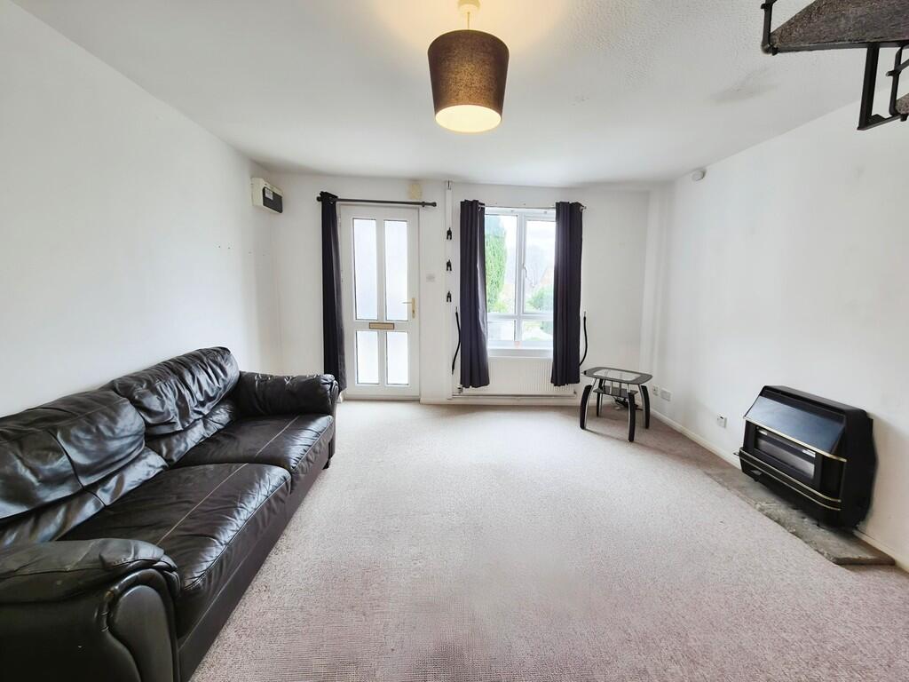 8a693520-10000246...