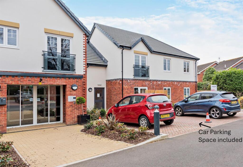 Car parking space included.JPG