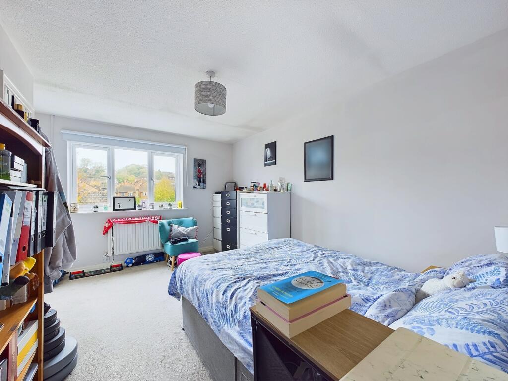 CAM01338G0-PR0077-STILL008