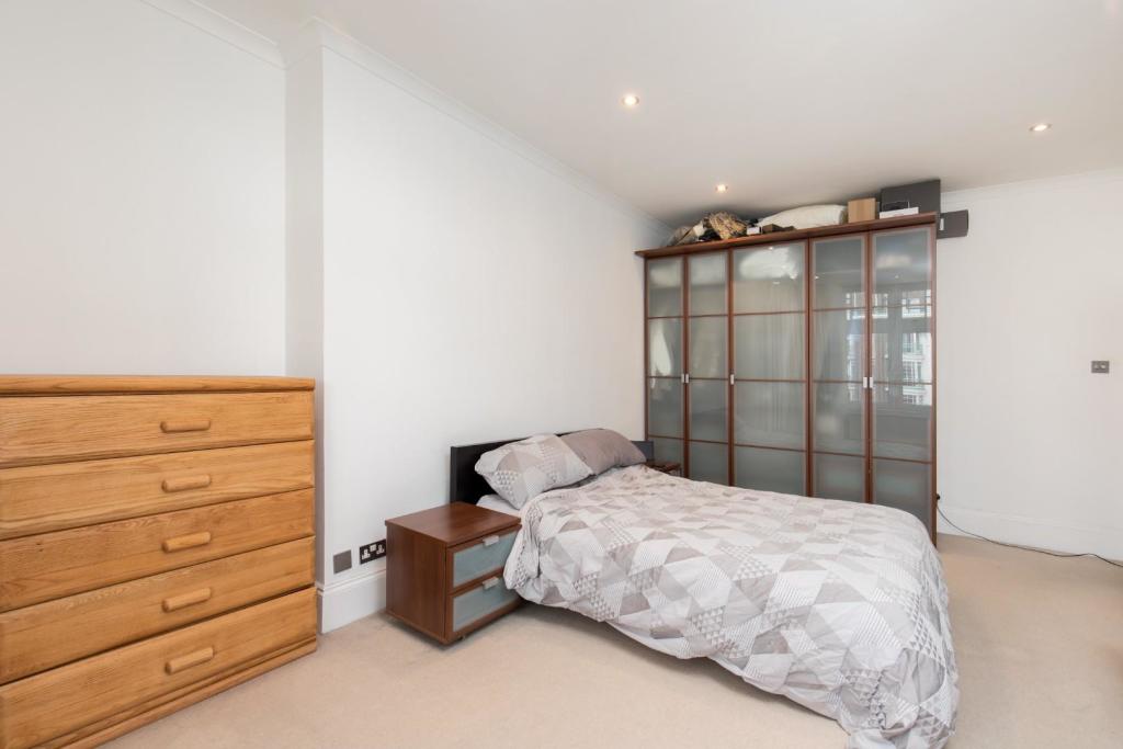 Bickenhall Mansions 60- bed (2).jpg
