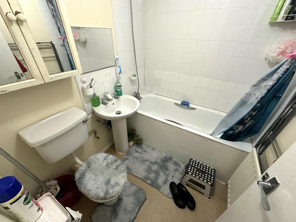 FITTED BATHROOM