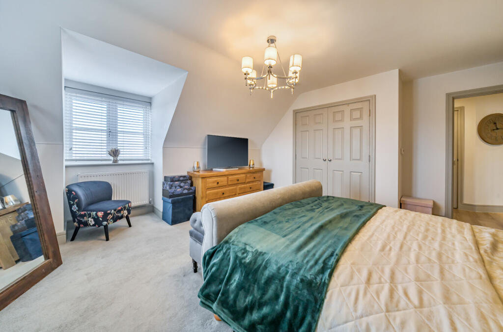 1373947-4-6909f32...