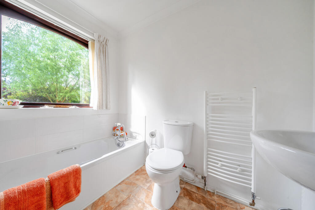 1346750-12-68b9c1...