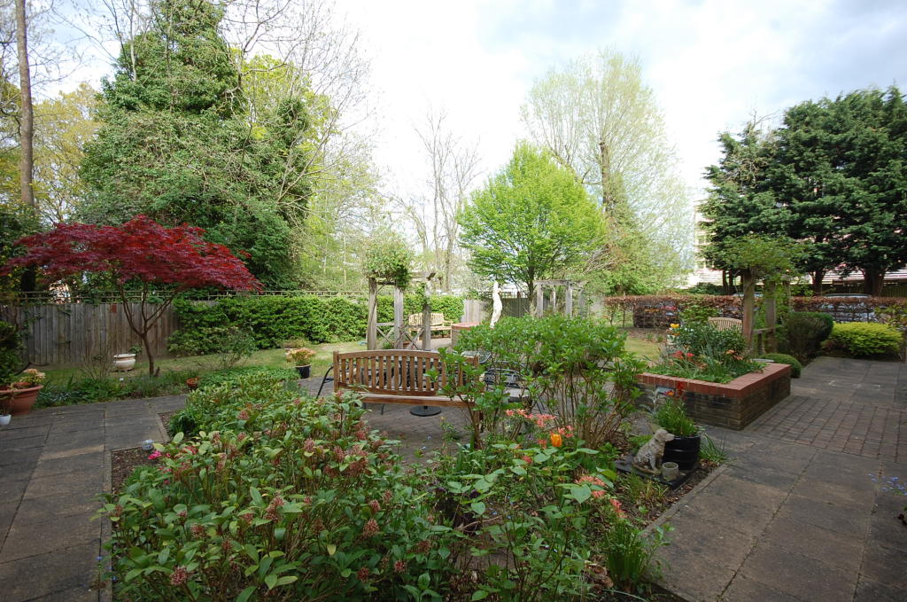 COMMUNAL GARDENS