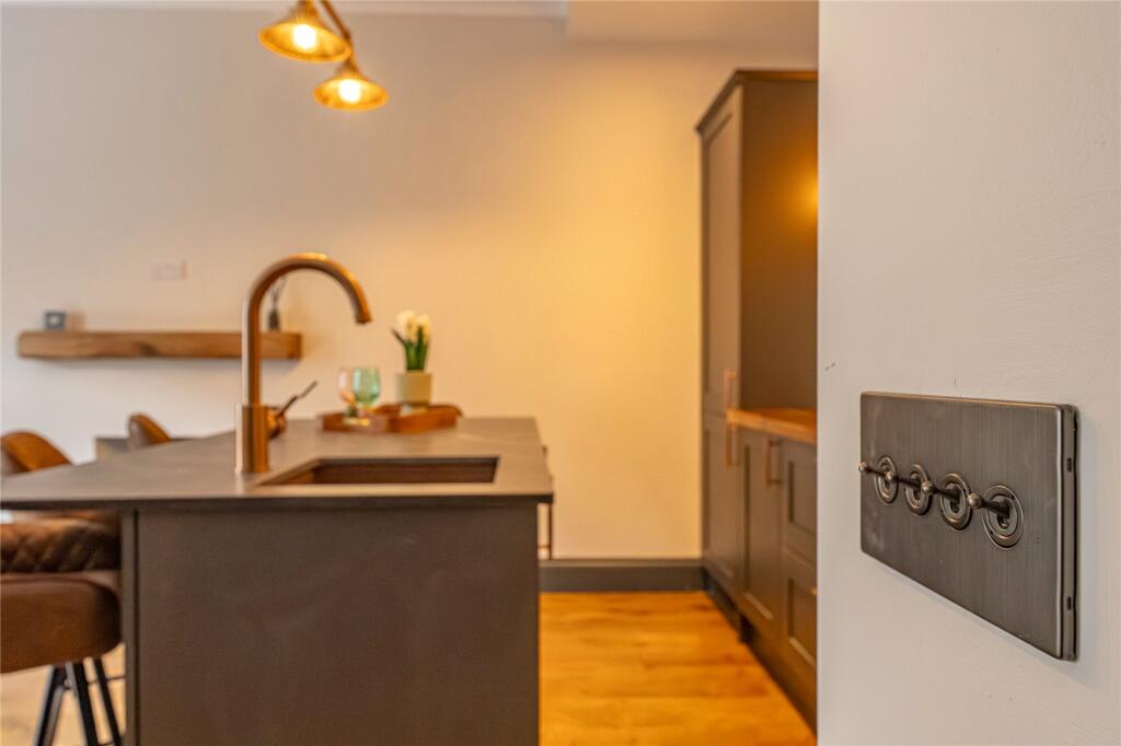 Kitchen Area Alt