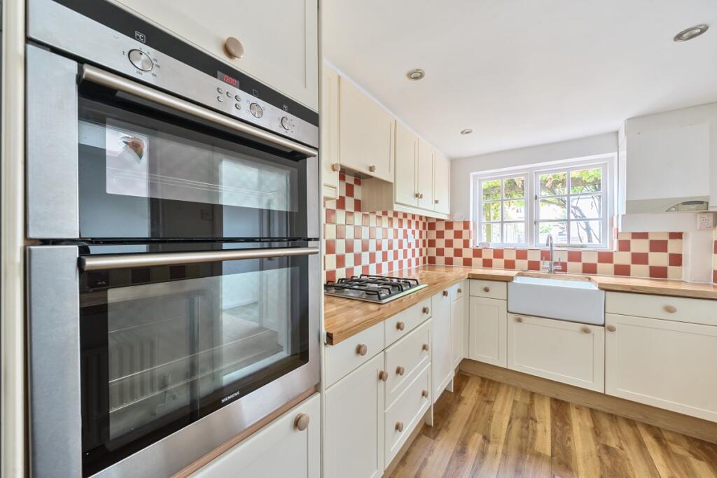 1329046-10-687f47...