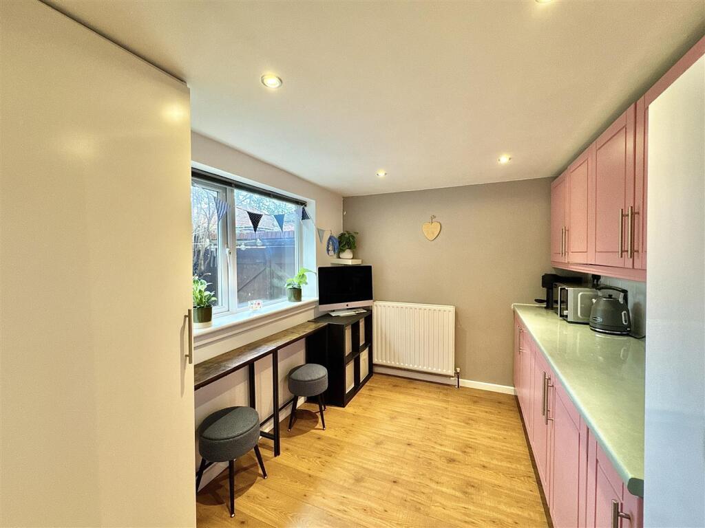 BREAKFAST ROOM
