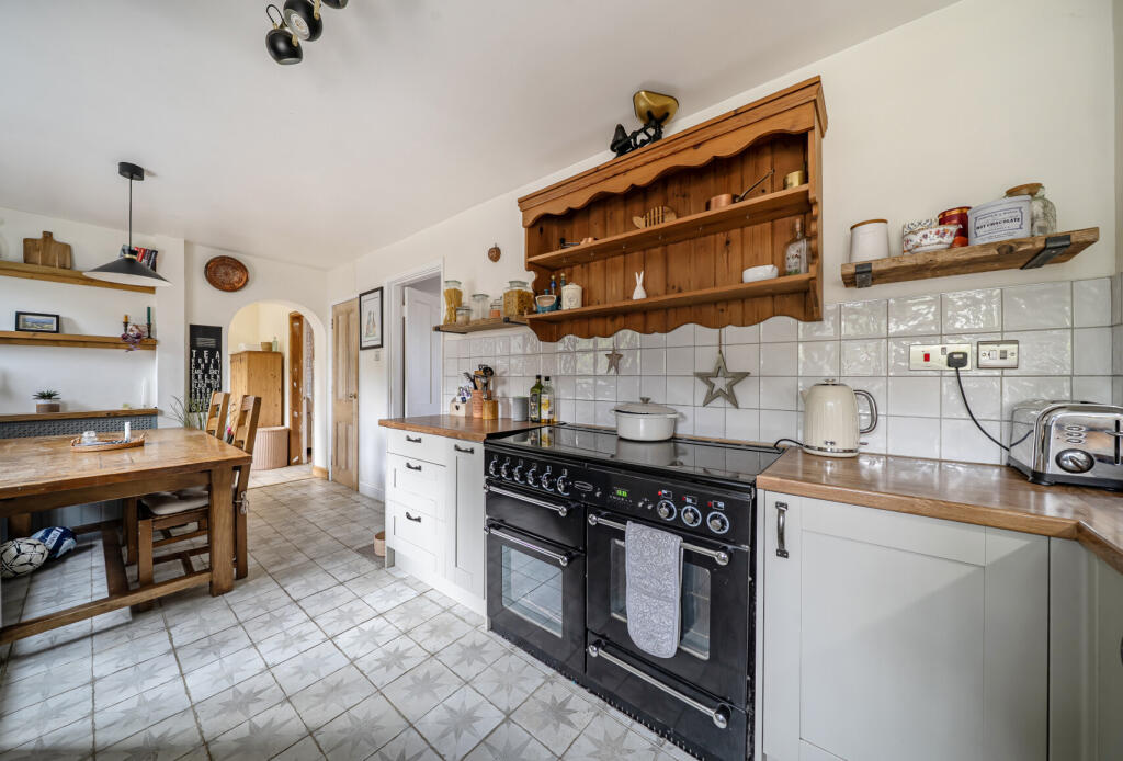 1365497-9-68f788a...