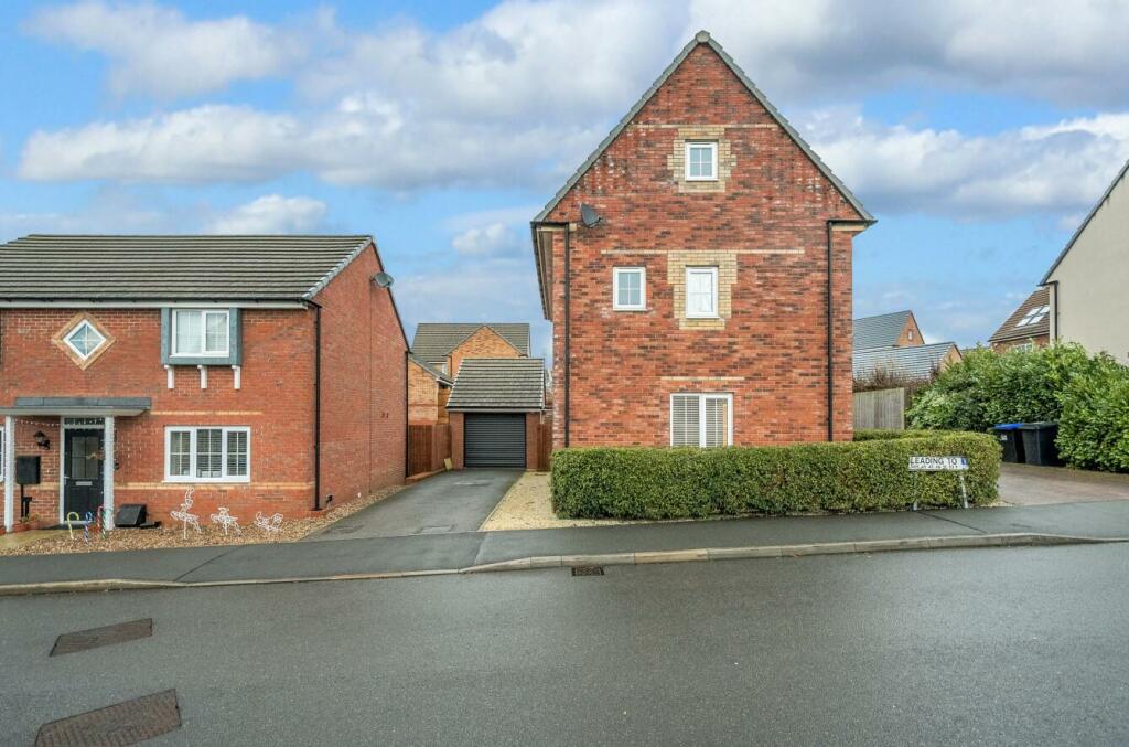 Cowley Meadow Way, Crick