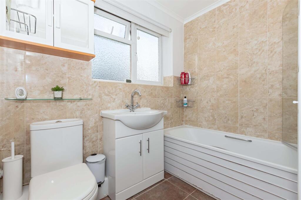 Meadway Court_7.jpg