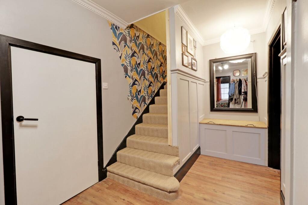Hallway (2).jpg