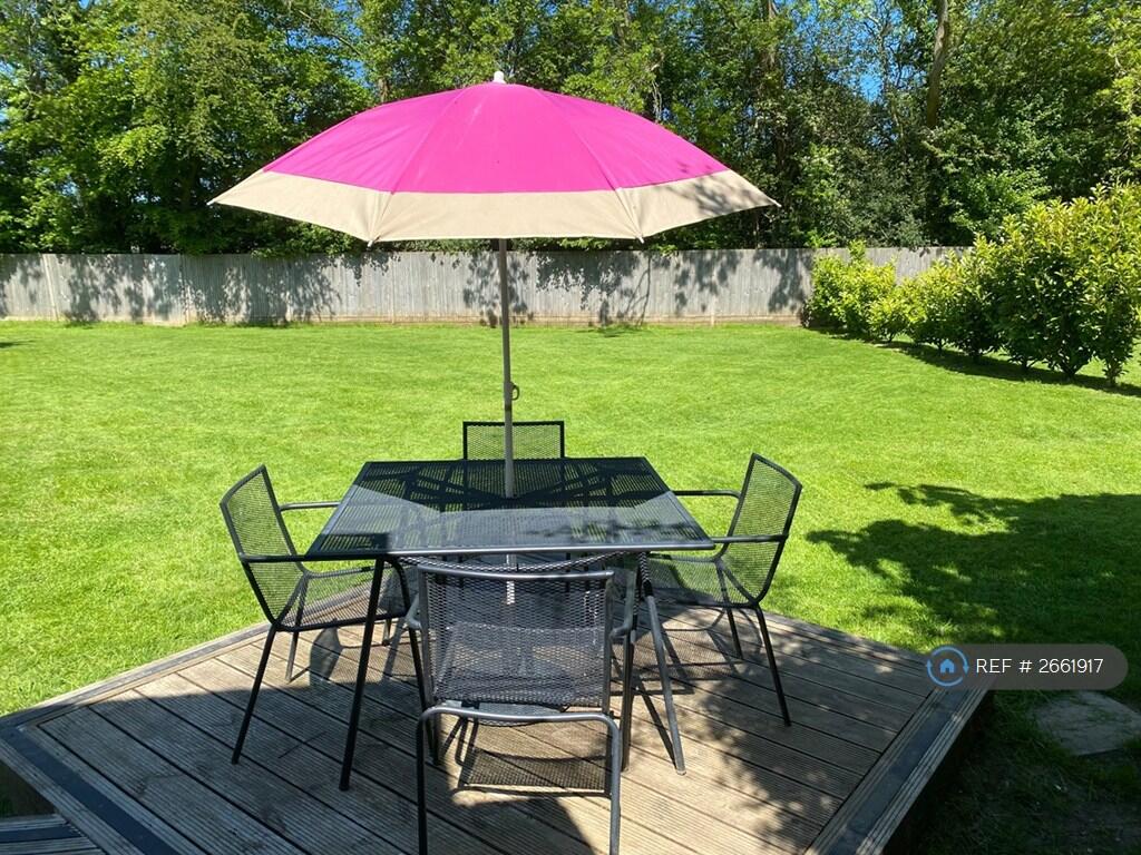 Alfresco Dining