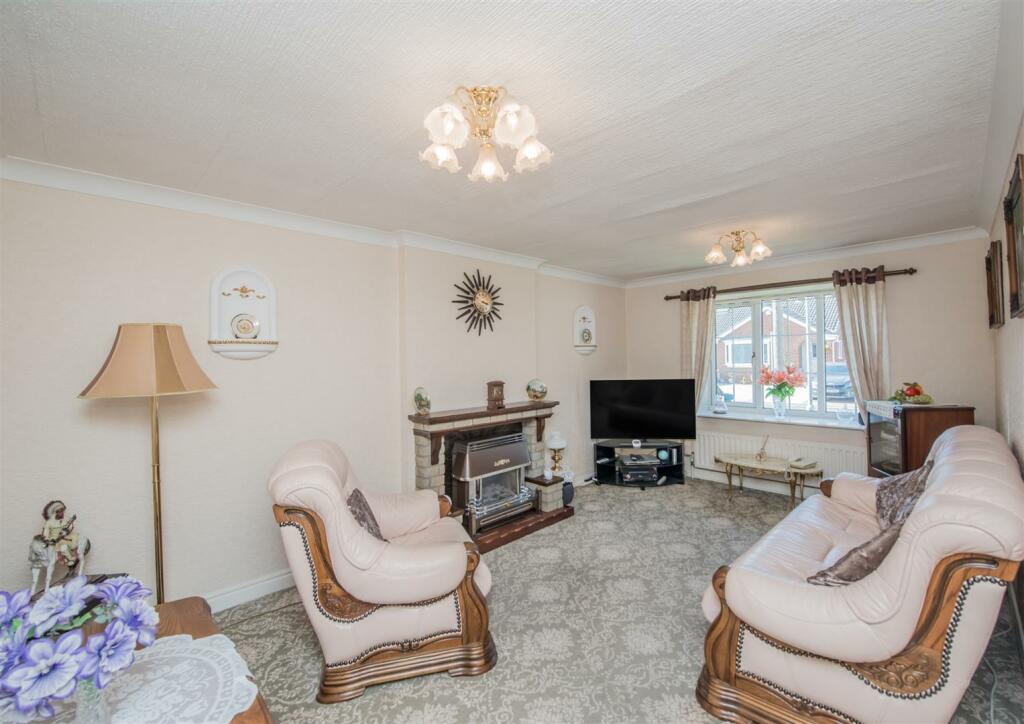 Living Room: