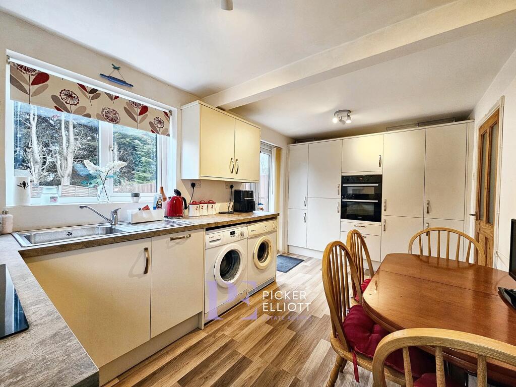 Kitchen dining room