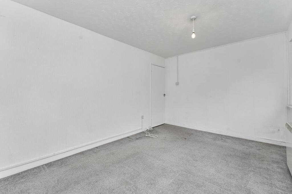 Flat 11, Lyndon House, 2 Conifer Drive, Birmingham B31 2HX