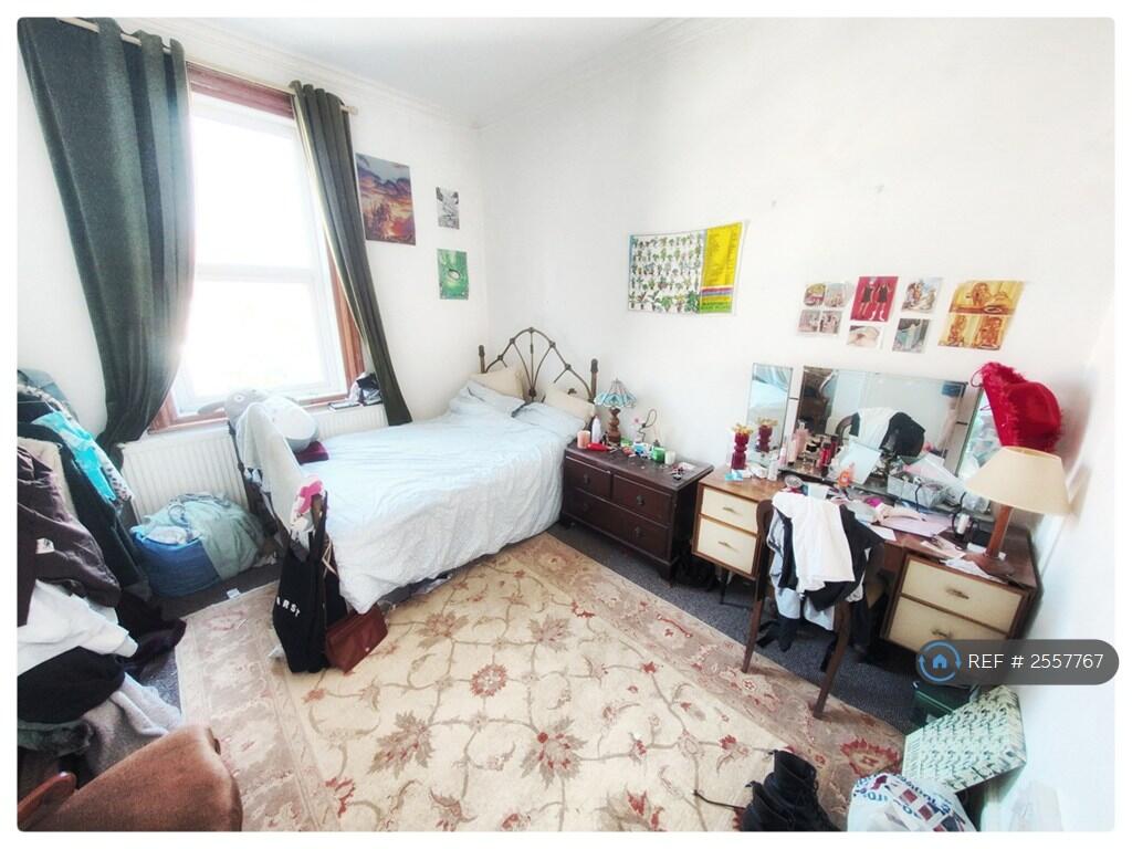 Large Bedroom