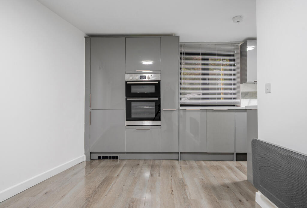 1373516-11-6901ec...