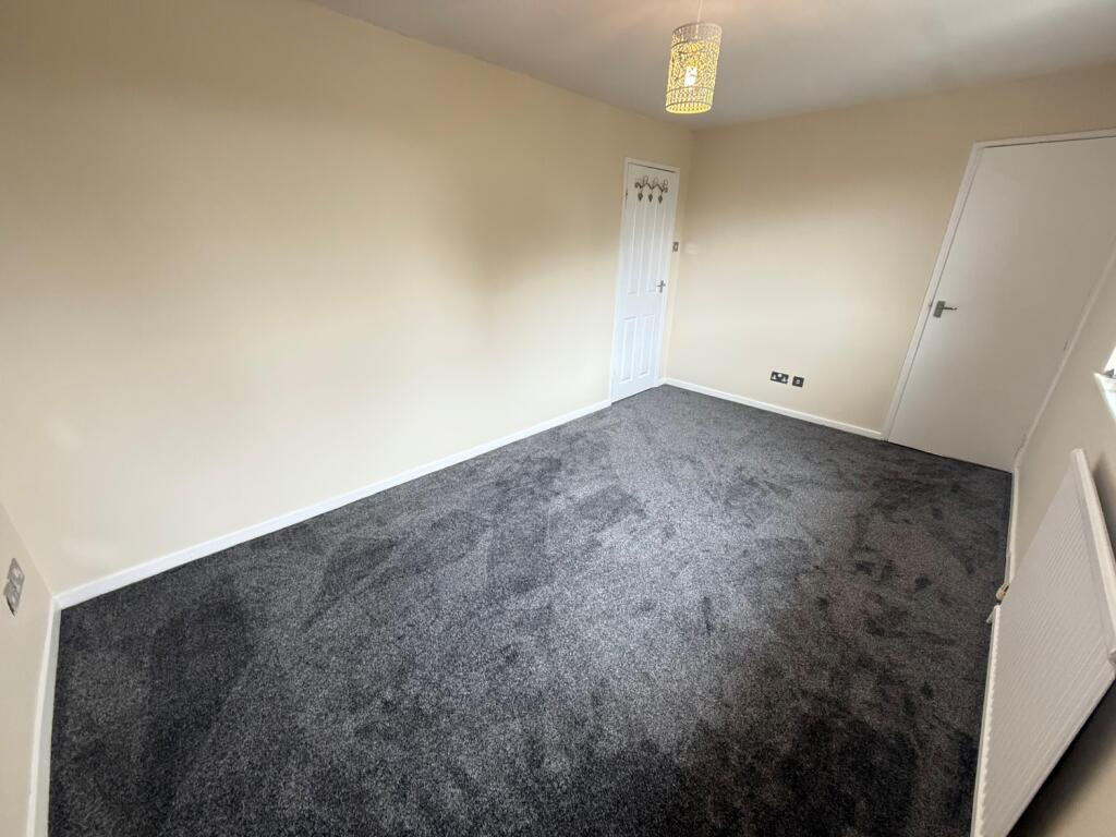 Master bedroom (2)