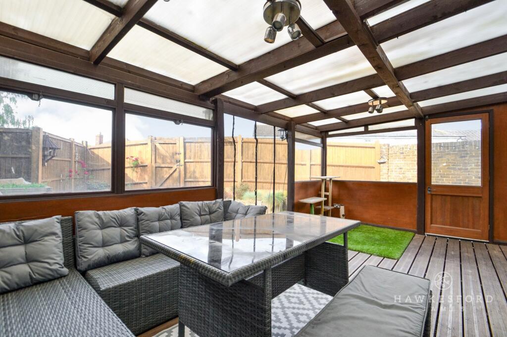 Staple Close, Sittingbourne - Lean to