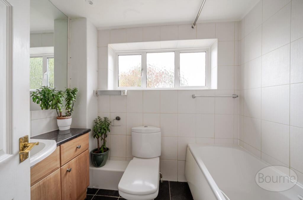 8b3f44dd-8526-4e3...