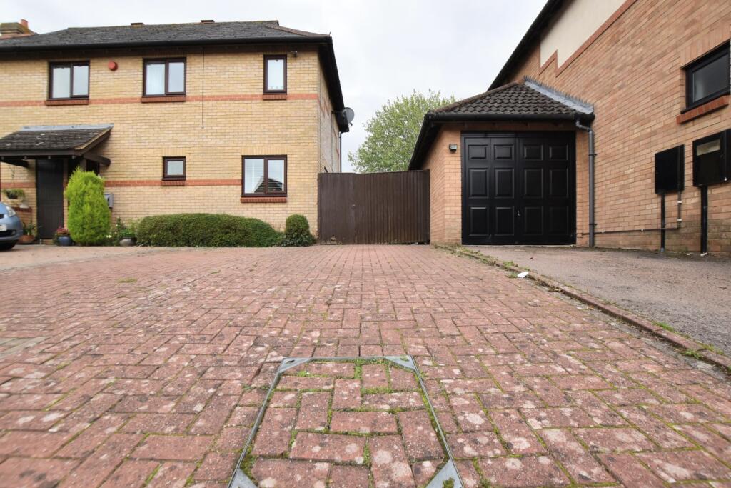 17a Selby Grove parking