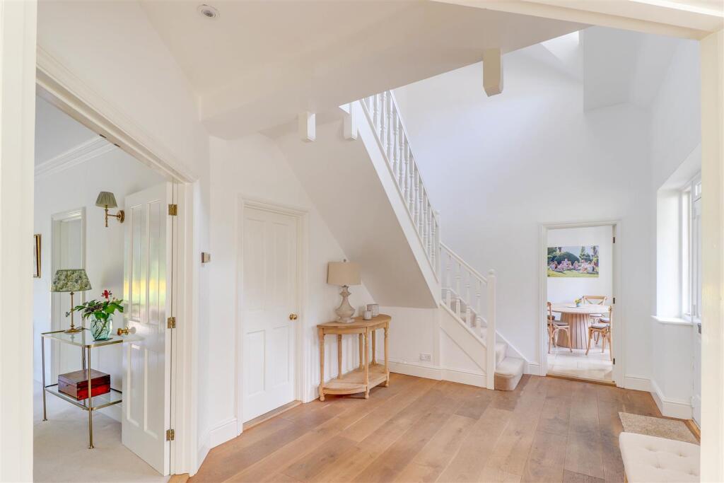 Hallway 1.4.jpg