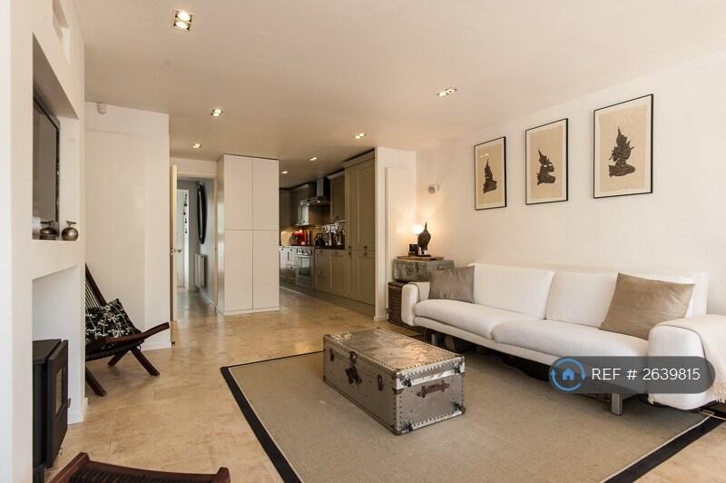 Reception Through To Kitchen