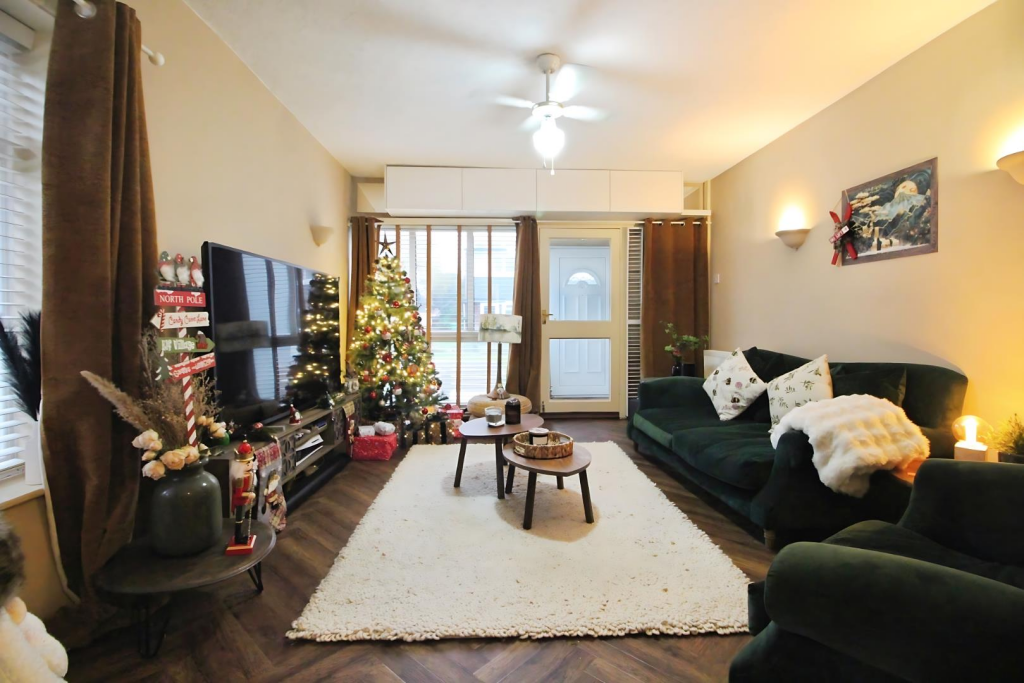 Living Room Length Way 2.png