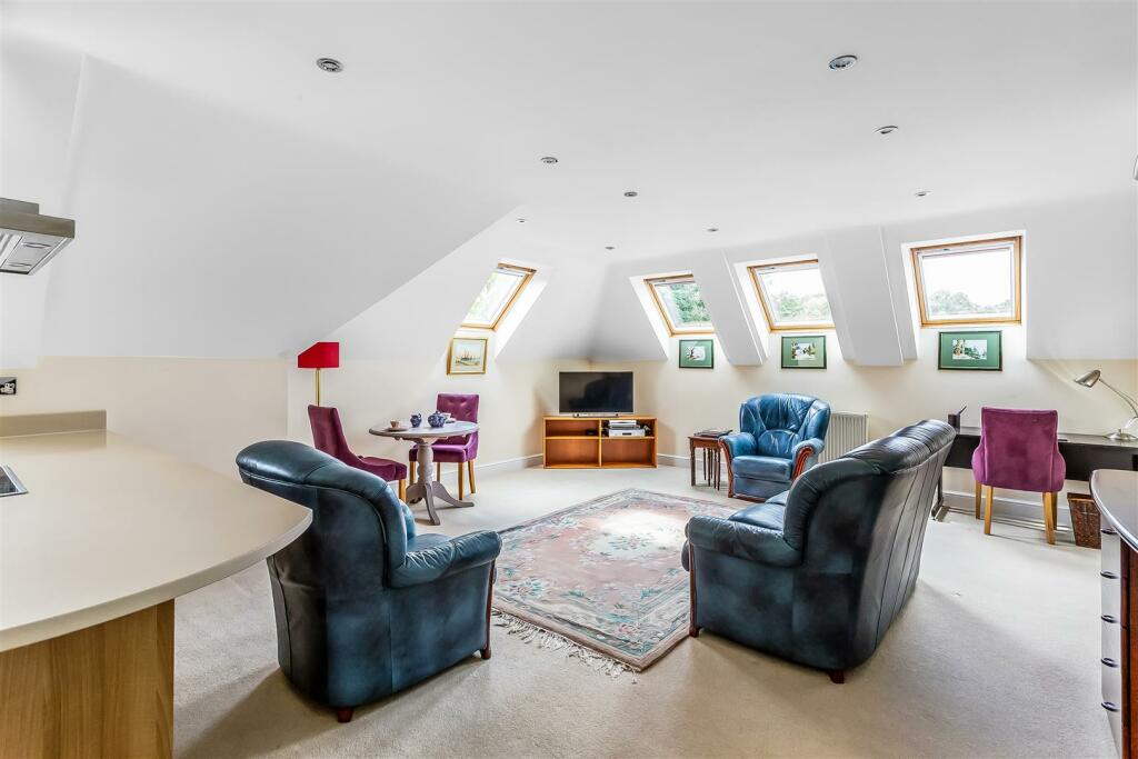 Living room 2.jpg