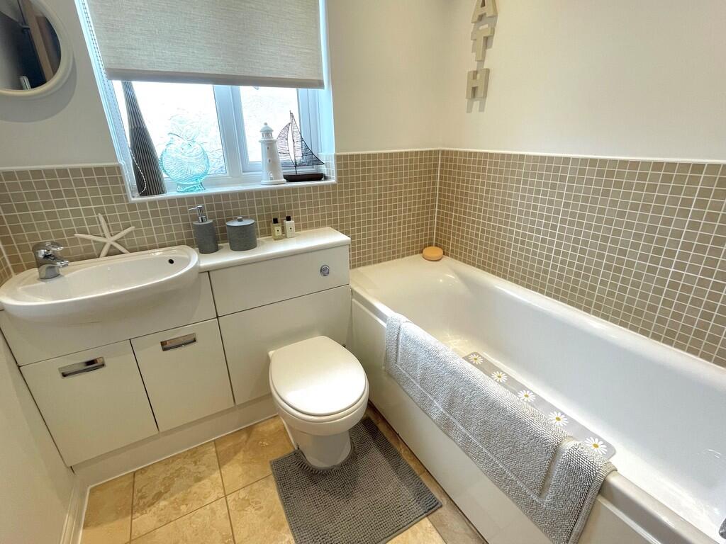 27 The Poplars Ba...