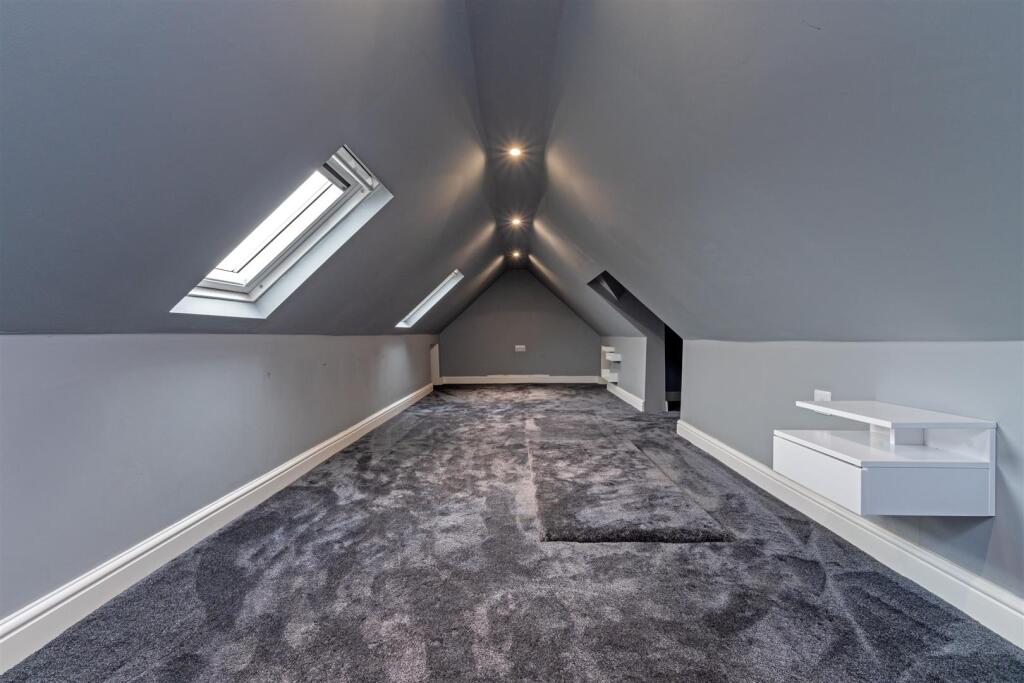 Doulton Close-17.jpg