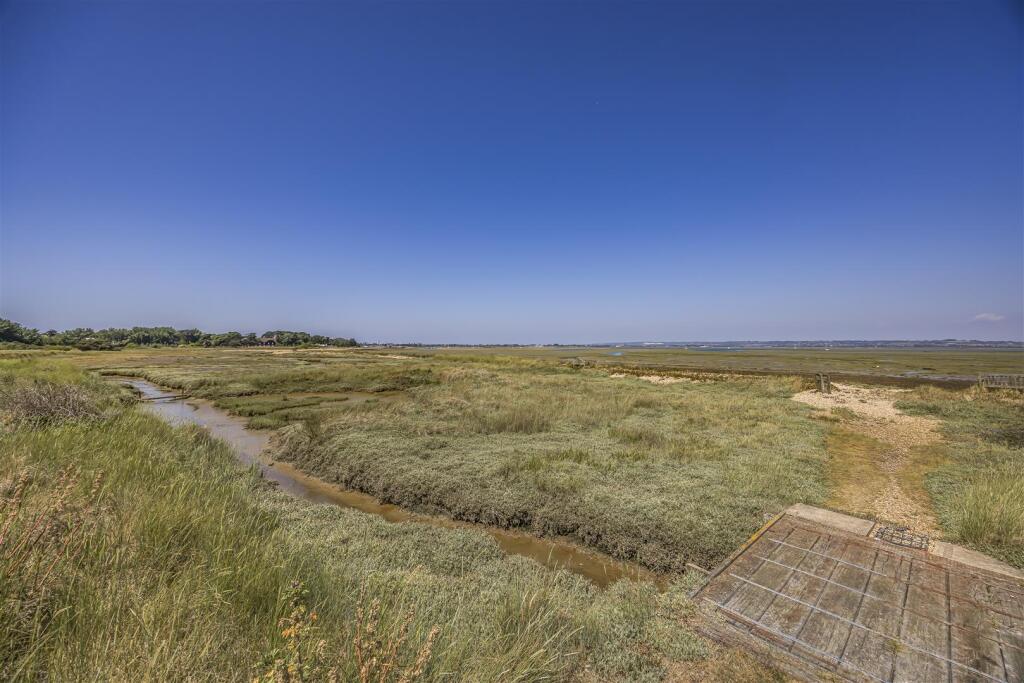 18 Warren Close, Hayling Island-PorticoMarketing-A