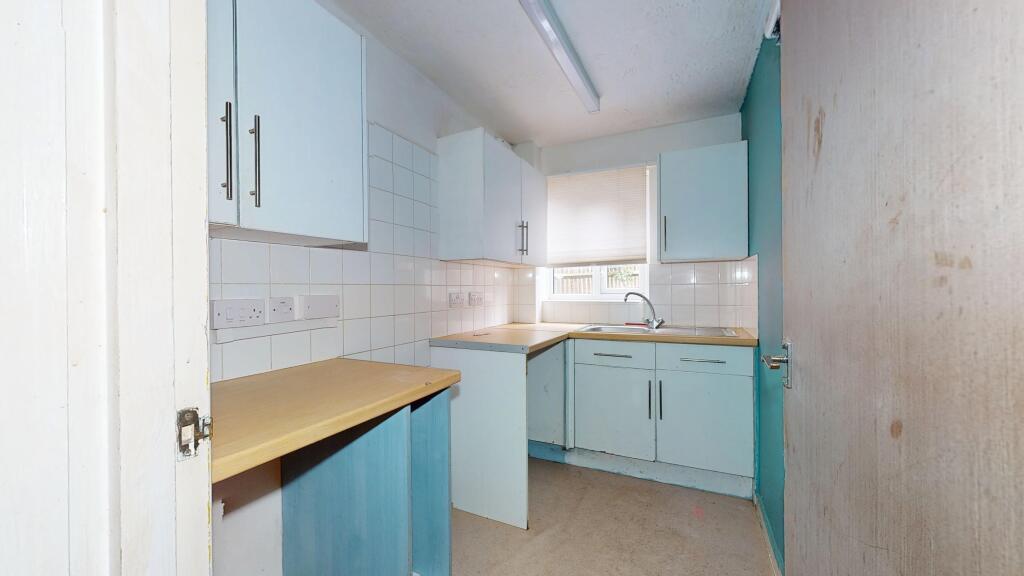 Flat 31, Cotton Avenue, Acton, London, W3 6YE