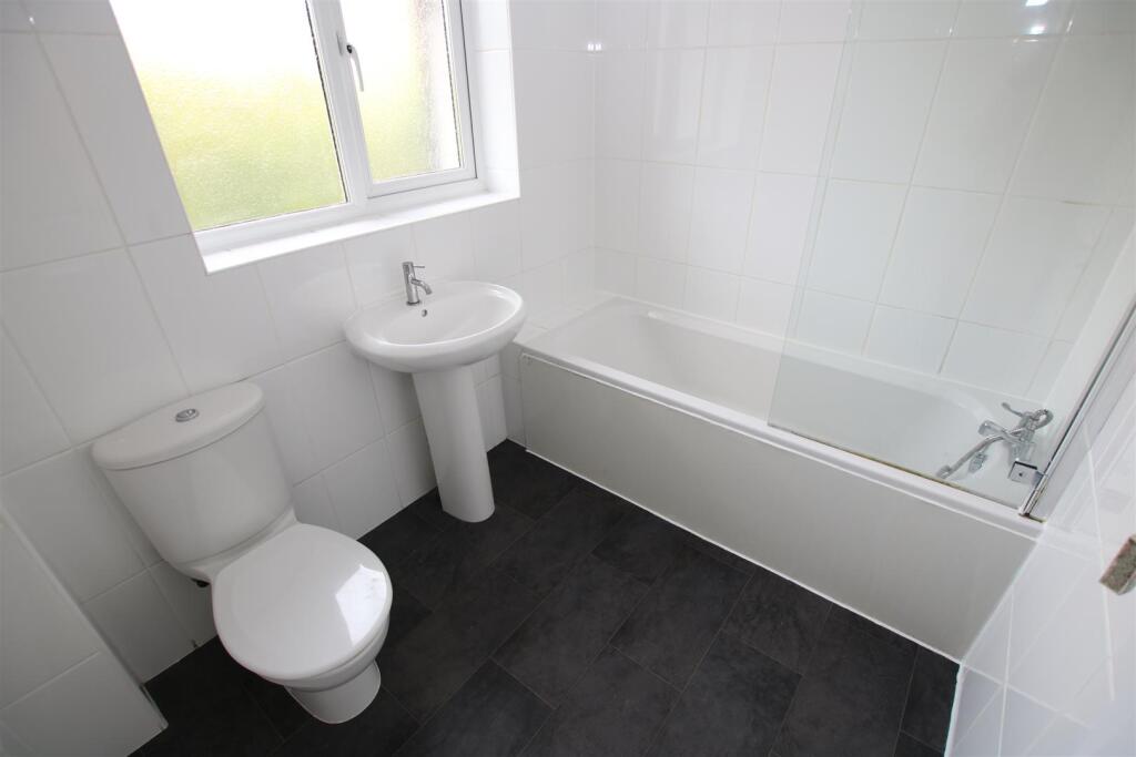 Bathroom.JPG
