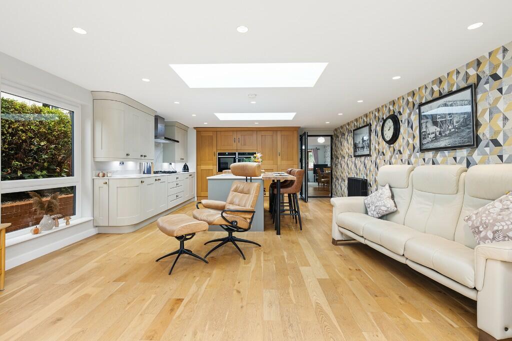 Kitchen/Sun Room