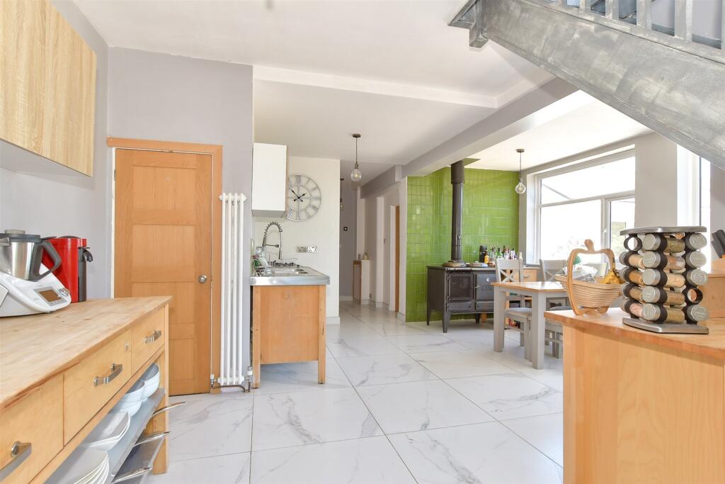 Kitchen/Breakfast Room