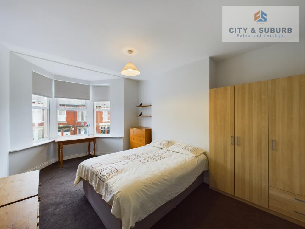 CAM01351G0-PR0112-STILL001