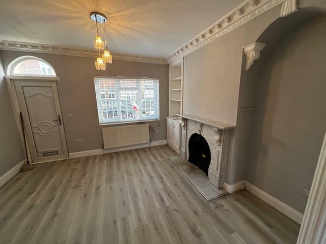 94 Byrom lounge2.jpg
