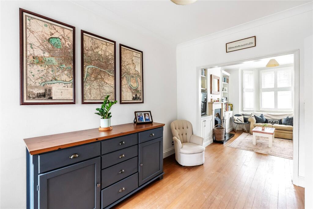 Sitting/ Dining Room