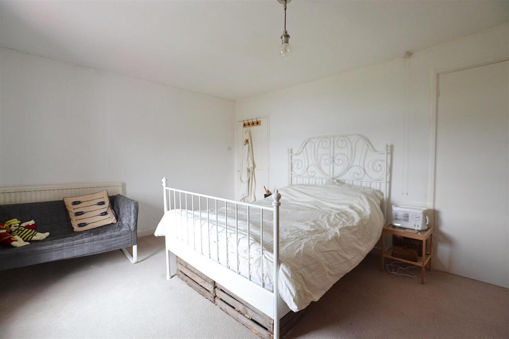 bed 1..JPG