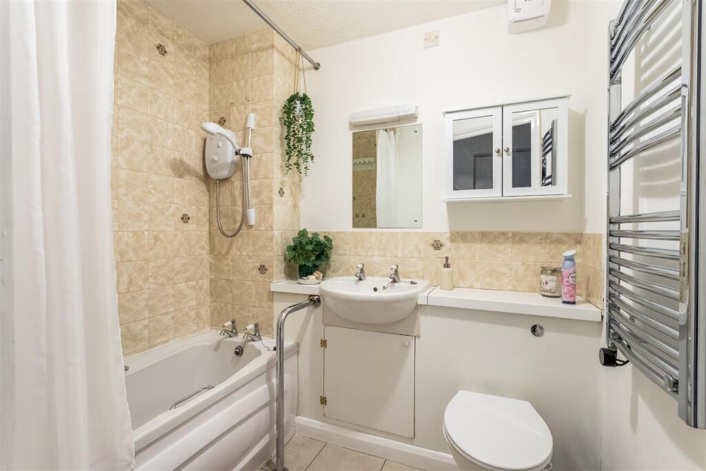 100 Windsor Court-20.jpg