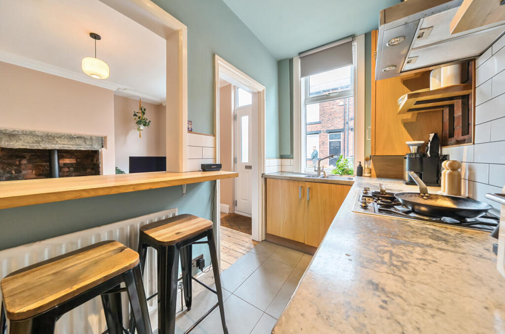 1321716-5-68a43c2...