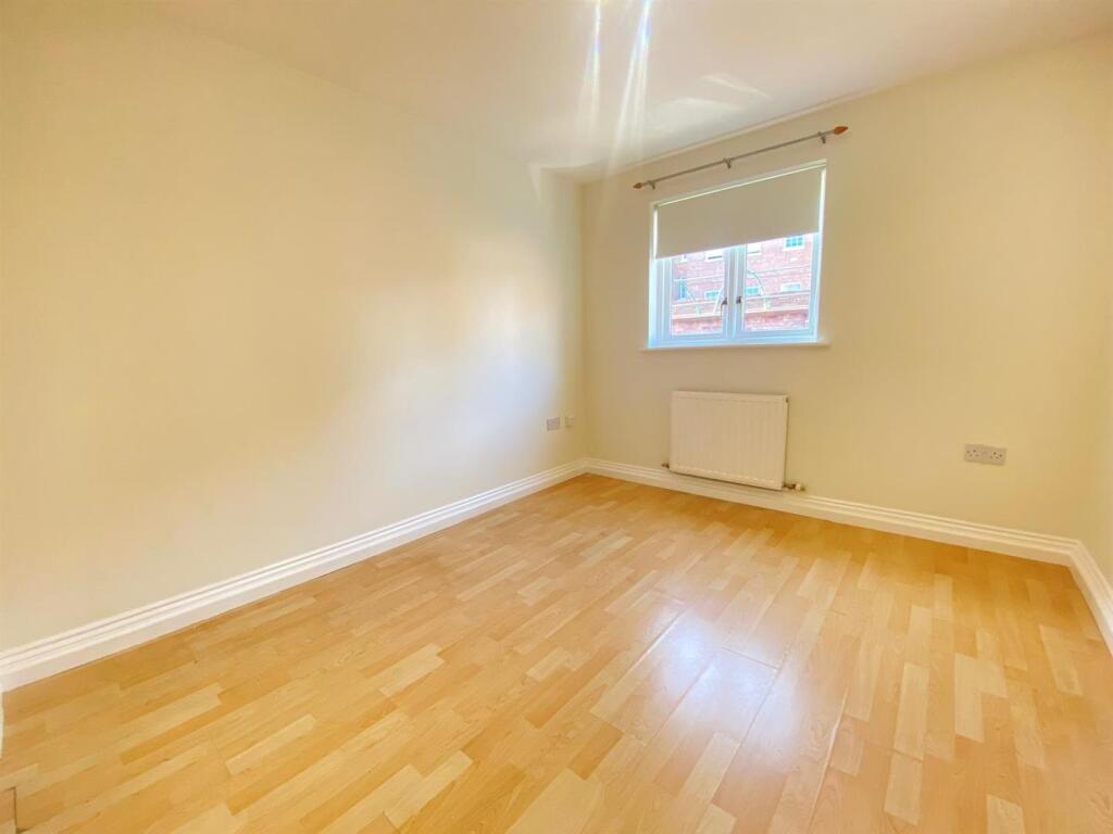 BEDROOM.jpg