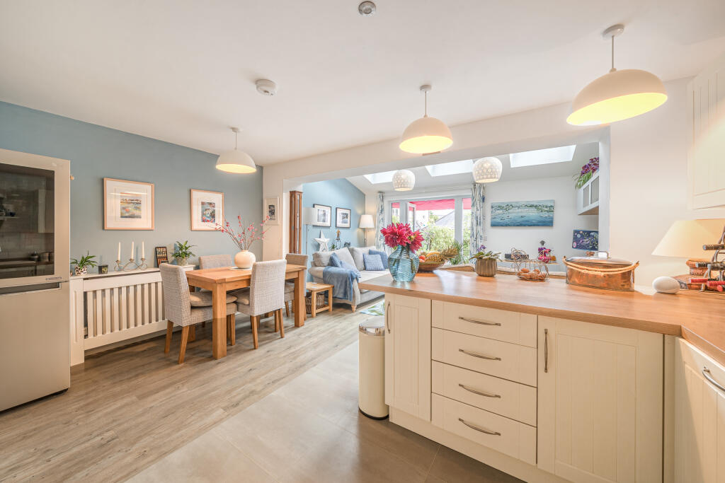 1330992-26-688a426803842