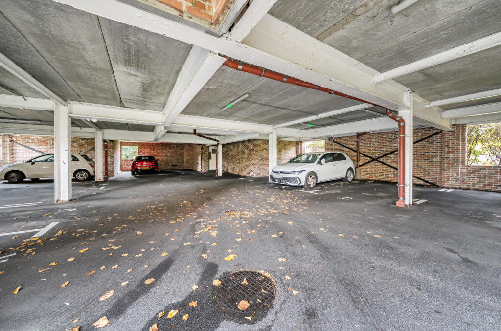 1374032-12-690232...