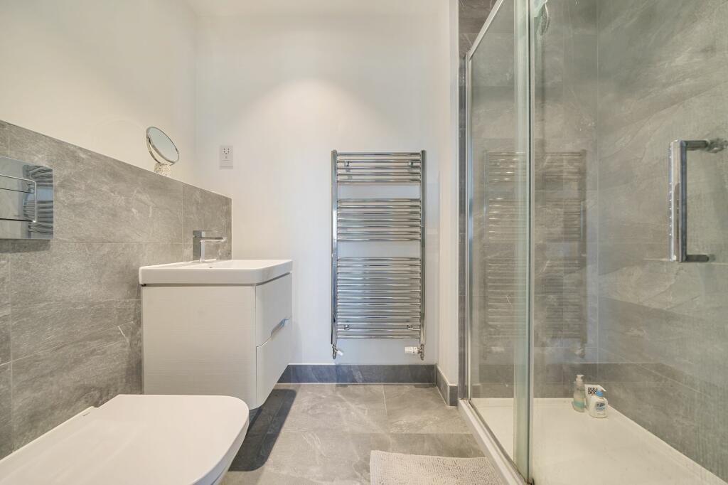 En-Suite Three (1)