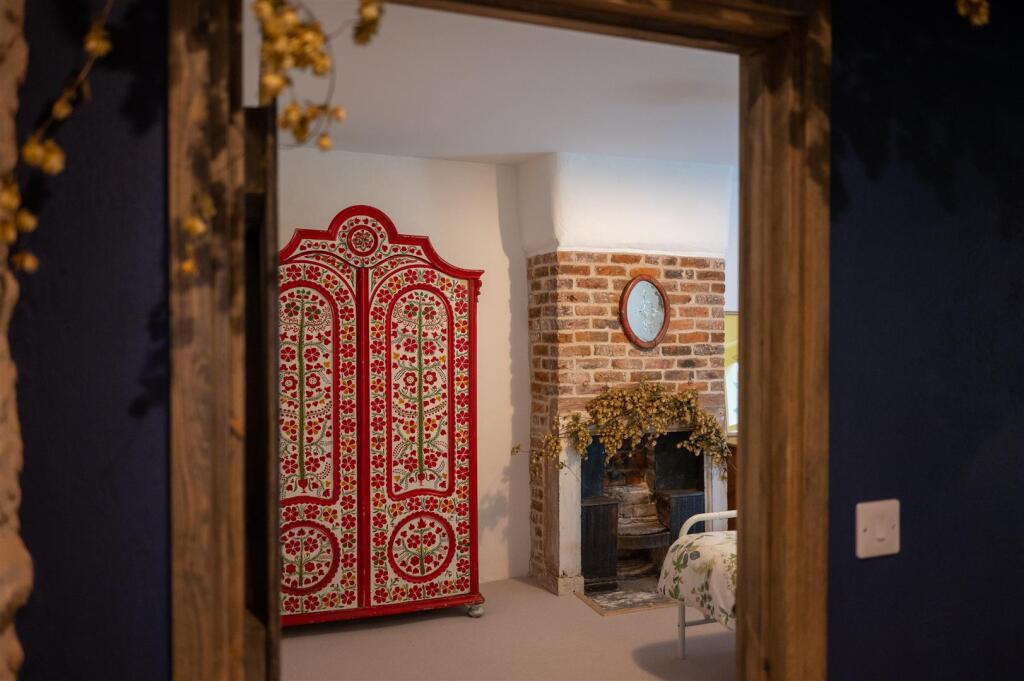 Castlehowe Bedroom d.jpg