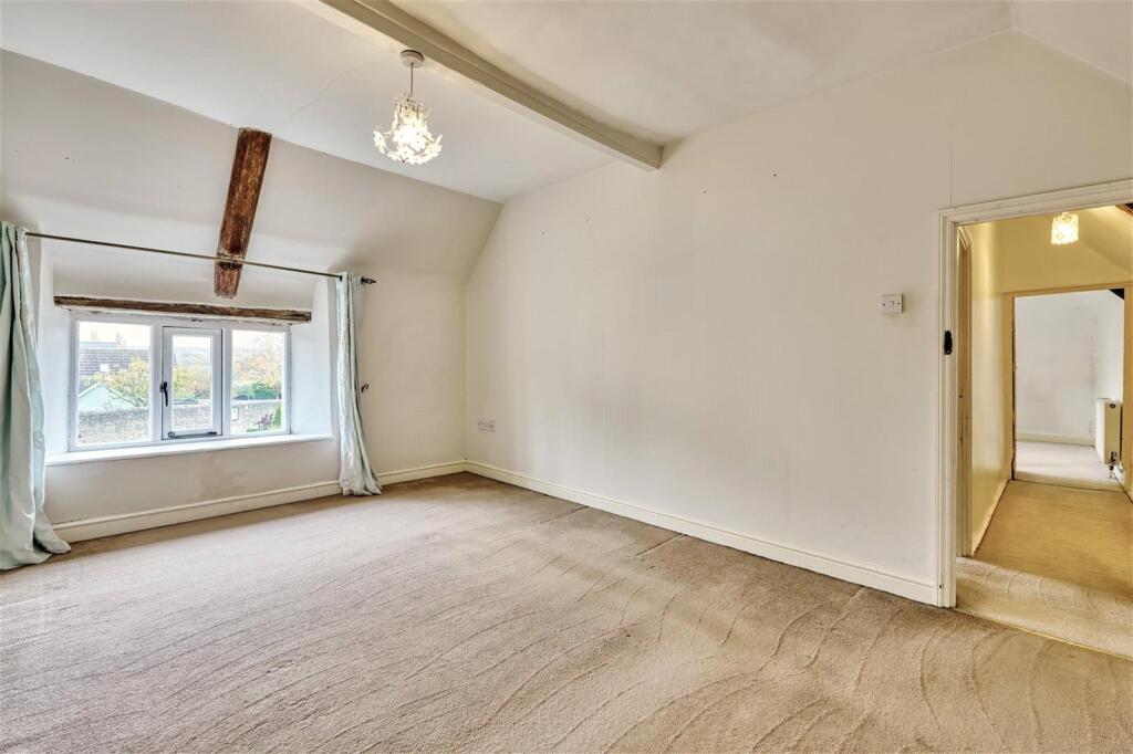 32 High Street Islip