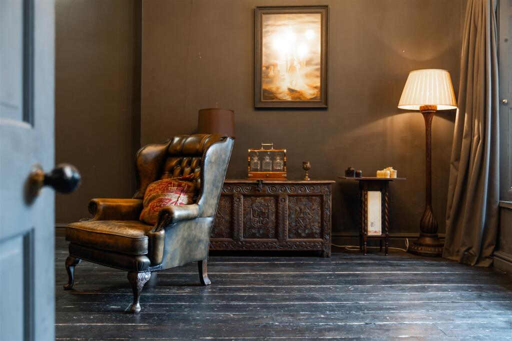 Living Room-5.jpg