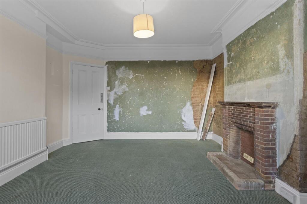 GFF living room #4.jpg